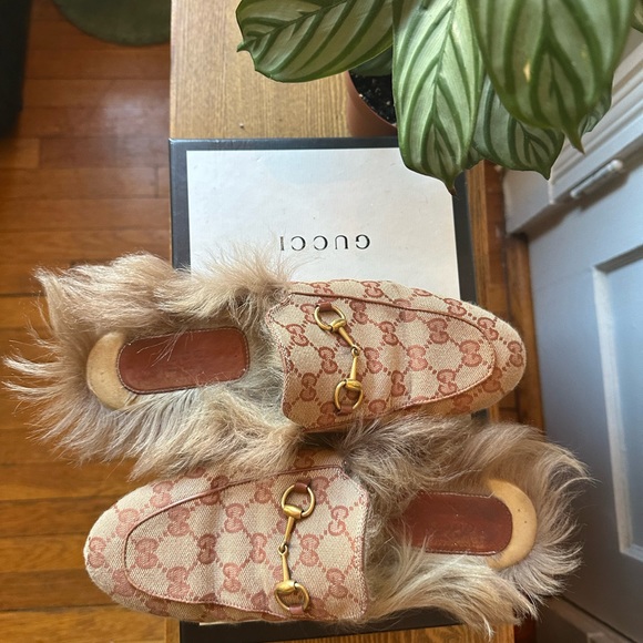 Gucci horse-bit slides! comes with the box, and dust bags. - Picture 4 of 4
